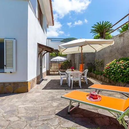 Le Castagne Ischia Barano dʼIschia